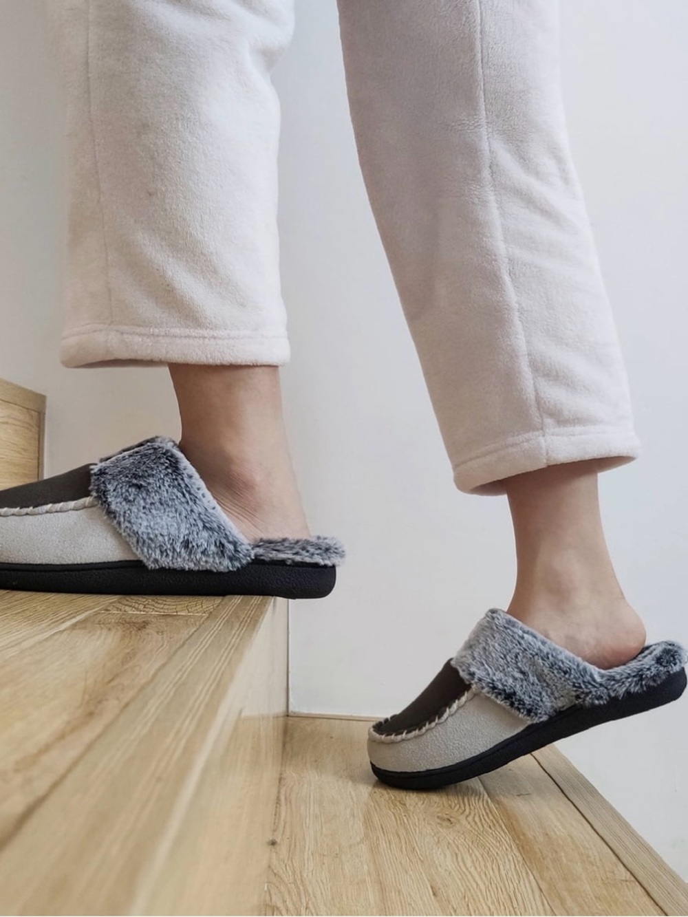 Vonmay Cozy Women's Faux Fur Lined Slip-On Slippers in Gray Size XL or 11-12 - Picture 5 of 9